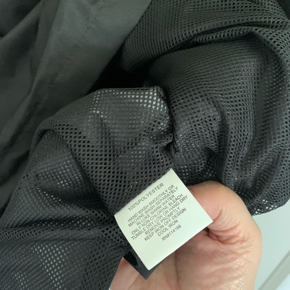 - Iowa Hawkeyes BOTH SCARF AND Black Pullover Windbreaker men’s XL - Picture 6 of 8